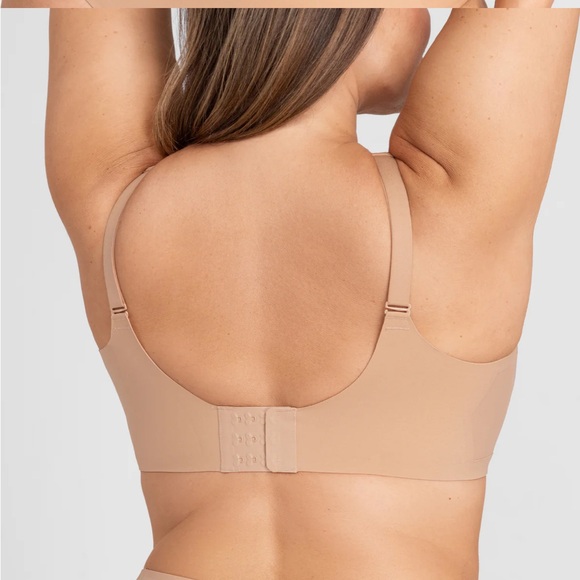 Honeylove Crossover Tan Seamless Bra with Adjustable Straps, XL 38D/DD(E) - Picture 2 of 12